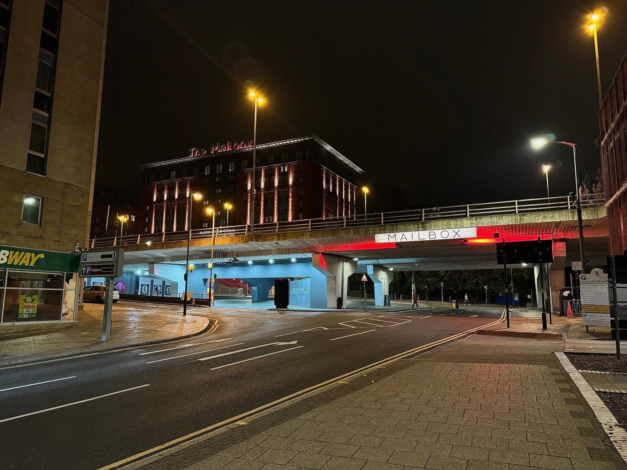 Centre - Centenary Plaza Luxury - Free Gym Apartment *